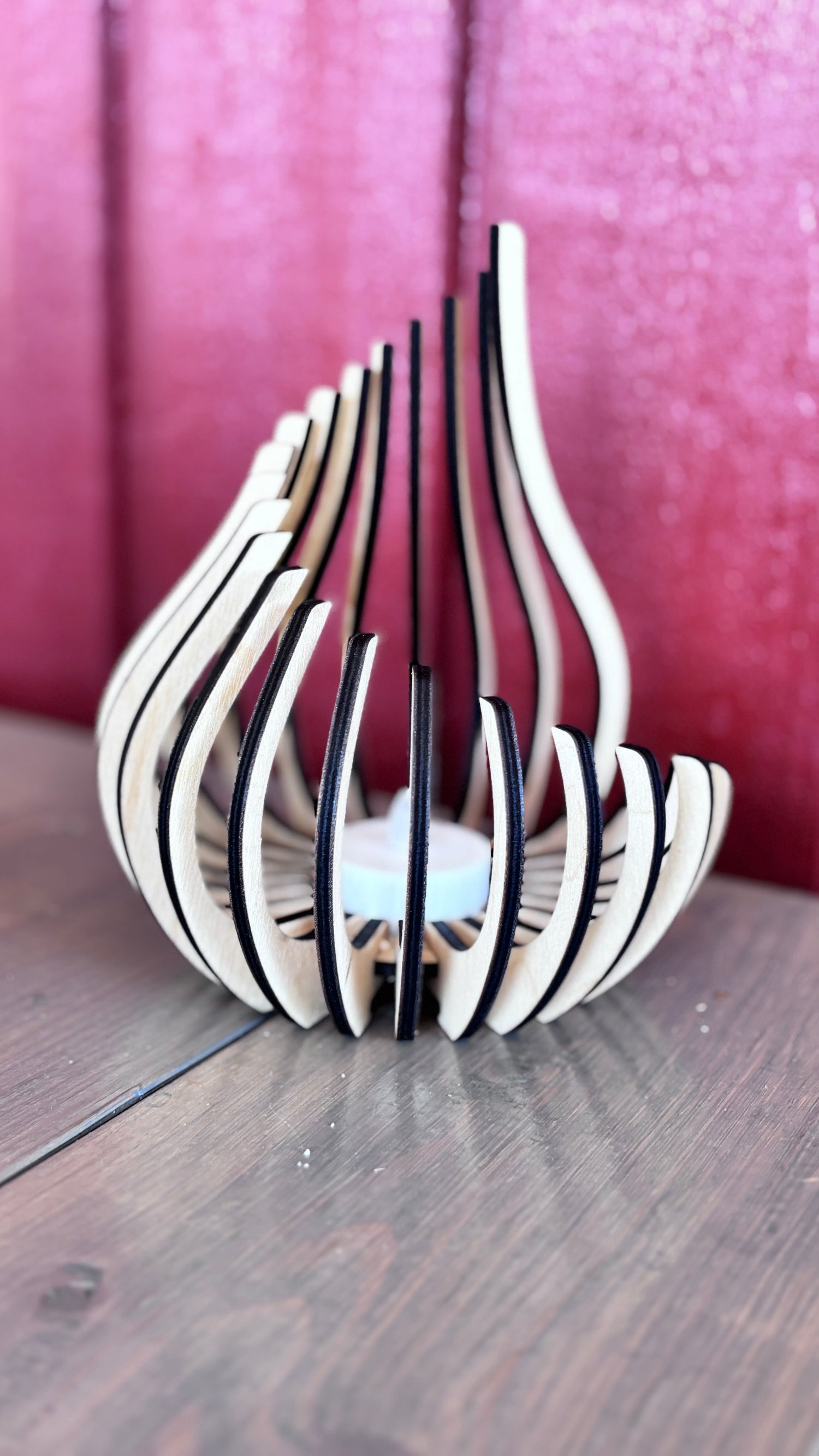 Glow - ljuslykta i trä