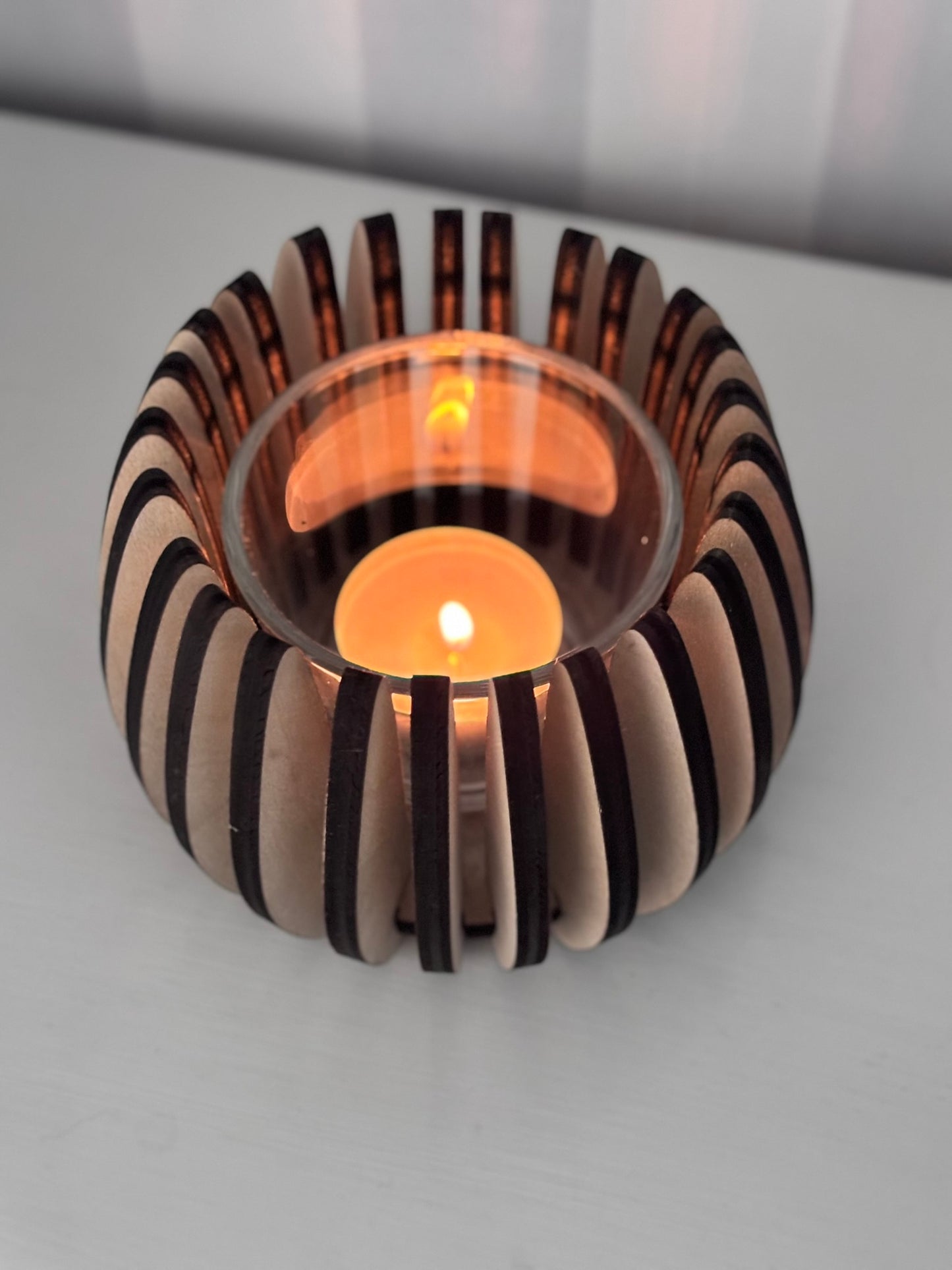 Stilren Ljuslykta i Trä - Laserskuren Plywood