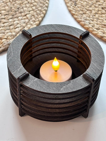 Handgjord Rund Ljuslykta i Trä med Glasinsats - Skandinavisk Design