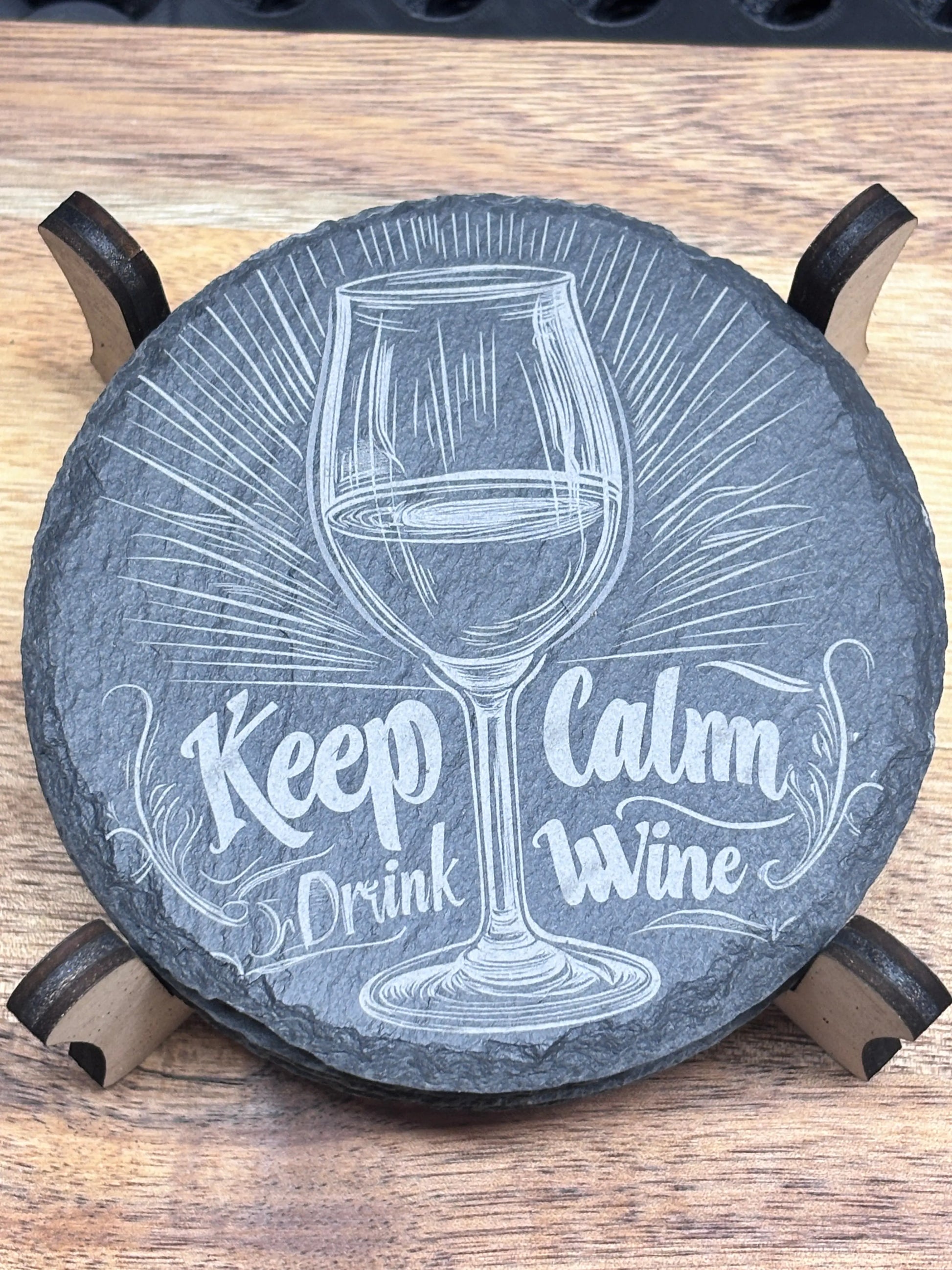 Underlägg i skiffer 4-pack – stilrena skydd för bord